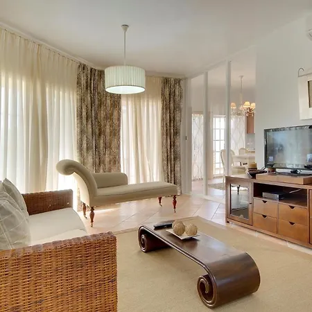 Sleeps 10 With Pool Air Con And Wifi Villa *