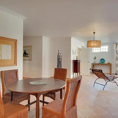 Sleeps 10 With Pool Air Con And Wifi Gale de Cima
