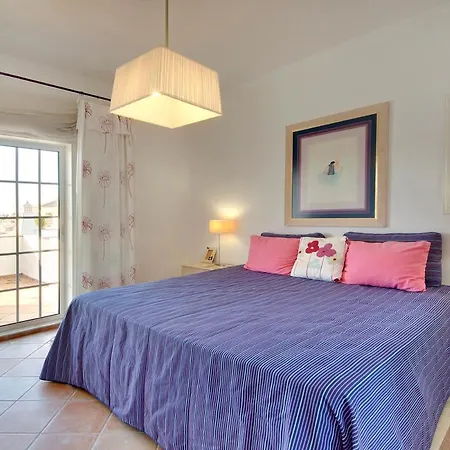 Sleeps 10 With Pool Air Con And Wifi